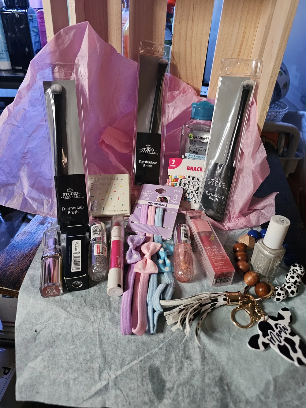 Studio Selection Eyeshadow Brush Trio with Pink Accessories Set